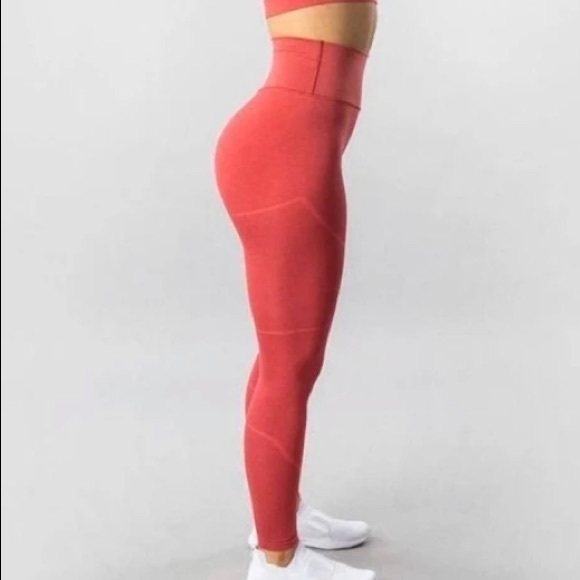 Alphalete og R6 leggings - Picture 2 of 5